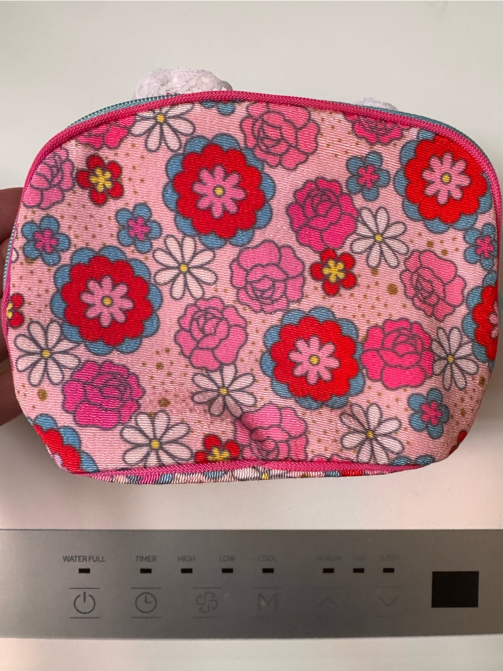 Hello kitty mini pouch - Picture 3 of 4